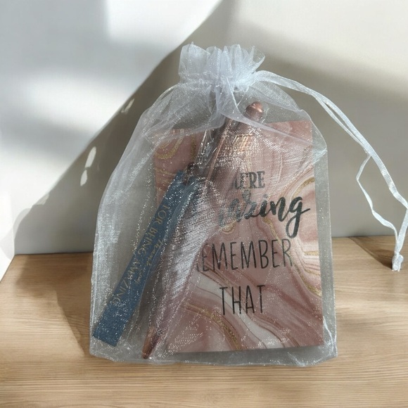 You’re Amazing Appreciation Gift Set Book and Engraved Pen - Picture 8 of 8